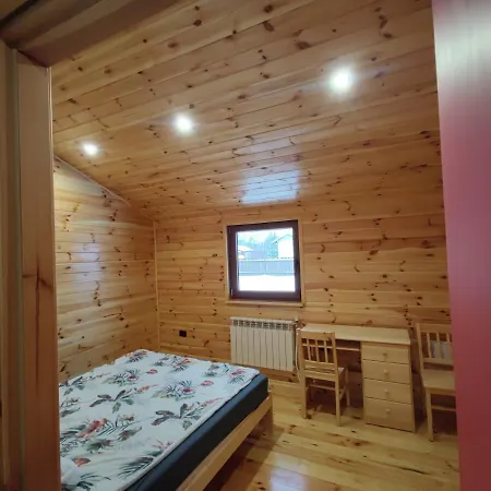 Pod Lasem Nyaraló *